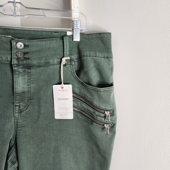 Torrid NWT womens 24R super stretch olive green moto leggings - Picture 2 of 7